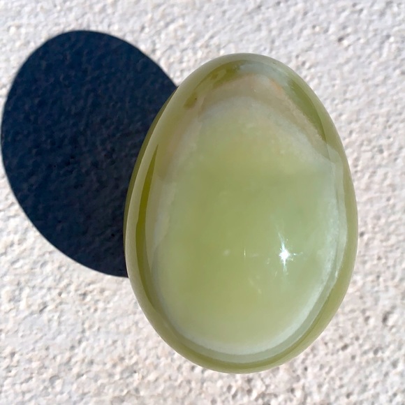 Banded Green Onyx Crystal Egg w. Matching Stand - Picture 6 of 6